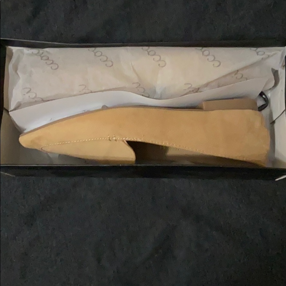 Women’s shoes flats